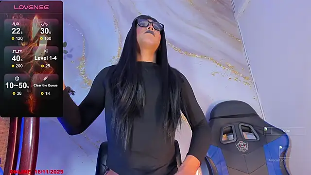 Snapshot of Naughty_Lizeth chatting on November 16, 2025, 1:28 pm Naughty Lizeth online show from November 16, 2025, 1:28 pm