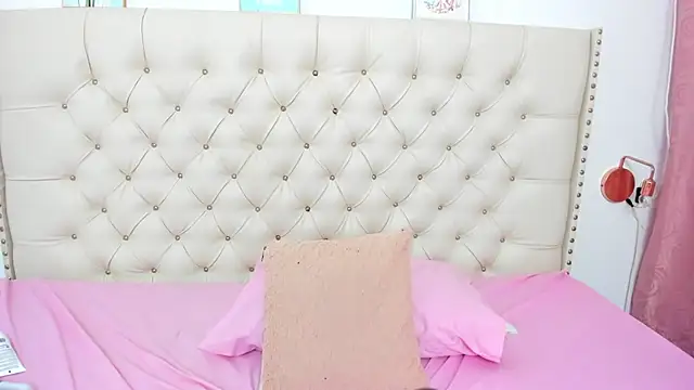 Kim Eli online show from January 19, 2025, 1:43 am