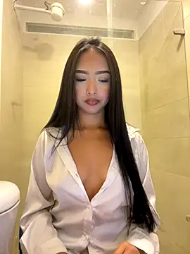 SOPHIACANDY19  online show from September 23, 2025, 11:41 pm