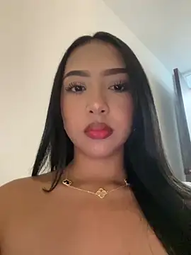 SOPHIACANDY19  online show from October 30, 2025, 9:59 pm