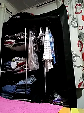 Samantha Sullivan  online show from March 20, 2025, 3:34 am