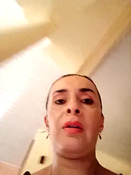 Samantha Sullivan  online show from September 25, 2025, 4:11 pm