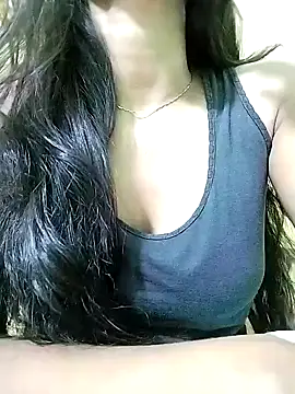 MISSQUEEN48 online show from February 9, 2025, 4:40 pm