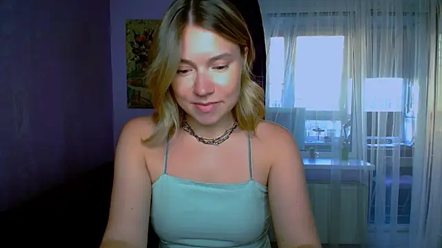 Snapshot of TaylorBre chatting on September 9, 2025, 4:56 am TaylorBre online show from September 9, 2025, 4:56 am