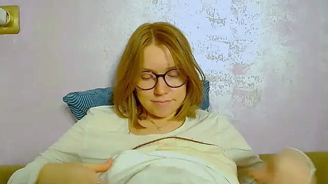 TaylorBre online show from November 10, 2025, 6:51 pm