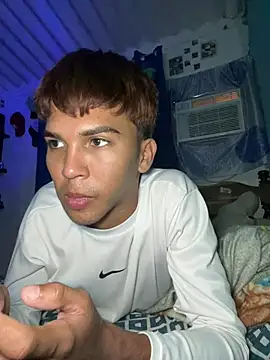 sexyboyandrs online show from July 22, 2026, 7:38 pm