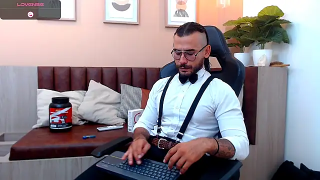 hanz col online show from December 5, 2024, 6:21 am