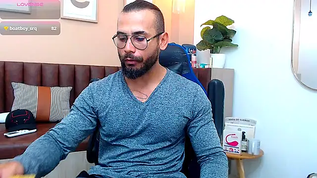 hanz col online show from March 19, 2025, 6:44 pm