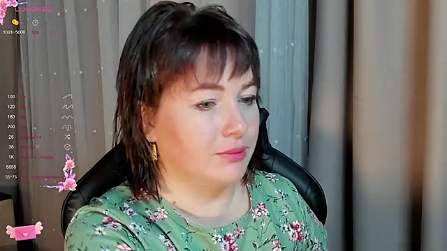 Snapshot of Victoria_Di chatting on October 13, 2025, 2:50 pm Victoria Di online show from October 13, 2025, 2:50 pm