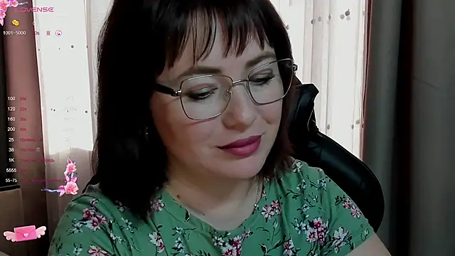 Snapshot of Victoria_Di chatting on October 27, 2025, 6:06 am Victoria Di online show from October 27, 2025, 6:06 am