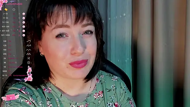 Snapshot of Victoria_Di chatting on November 5, 2025, 11:43 am Victoria Di online show from November 5, 2025, 11:43 am