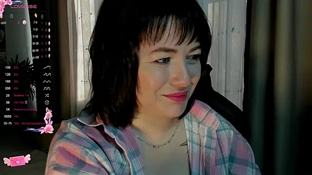 Snapshot of Victoria_Di chatting on November 6, 2025, 3:07 am Victoria Di online show from November 6, 2025, 3:07 am