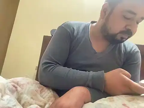 coolboy6566 online show from January 17, 2026, 3:33 am