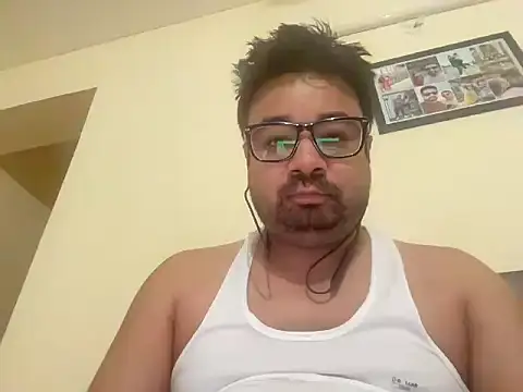 coolboy6566 online show from June 7, 2026, 8:23 pm