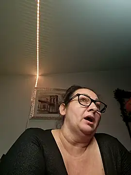 Snapshot of Genoveva73sexy chatting on December 18, 2024, 10:40 am Genoveva73sexy online show from December 18, 2024, 10:40 am