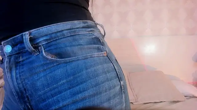 IvannaAnggel online show from January 9, 2026, 12:52 pm