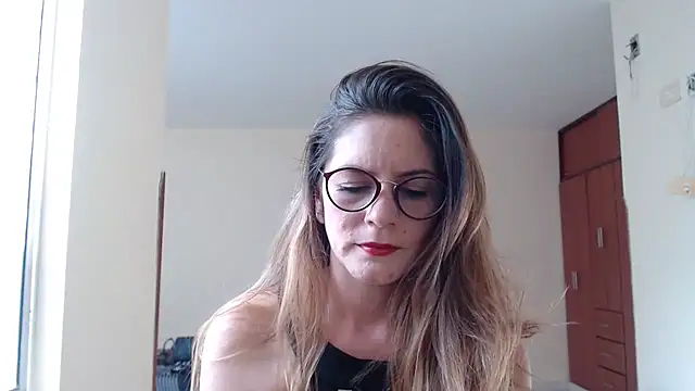 Snapshot of Hanny_24 chatting on December 12, 2024, 8:10 pm Hanny 24 online show from December 12, 2024, 8:10 pm