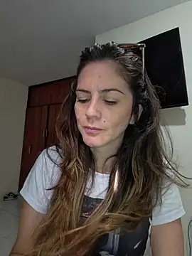 Snapshot of Hanny_24 chatting on February 3, 2026, 7:52 pm Hanny 24 online show from February 3, 2026, 7:52 pm