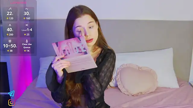 Snapshot of Lisa_Moones chatting on February 6, 2025, 6:24 pm Lisa Moones online show from February 6, 2025, 6:24 pm