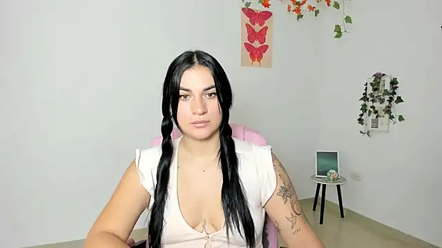 Emic  online show from May 13, 2026, 2:03 pm