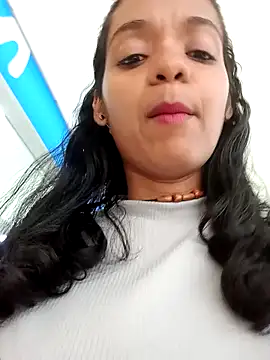 Snapshot of anitagrenn chatting on February 6, 2025, 8:45 pm anitagrenn online show from February 6, 2025, 8:45 pm