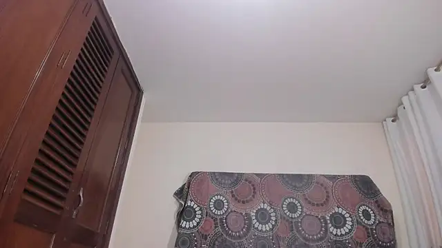 sara williams01 online show from January 22, 2025, 7:13 pm