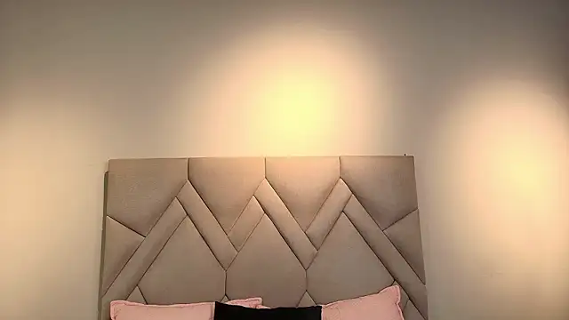 Isis Osman online show from March 24, 2026, 7:41 pm