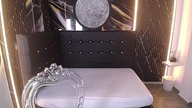 Bruja  Scarlata online show from October 7, 2025, 10:12 am