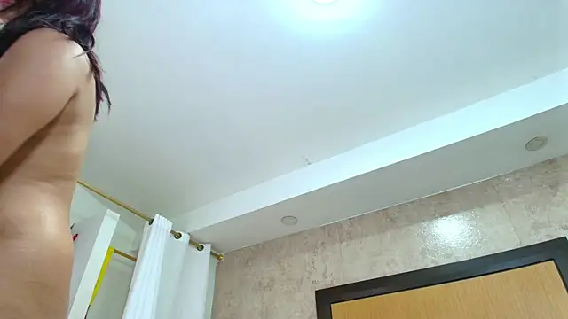 Snapshot of mialopez52 chatting on January 12, 2025, 9:40 am mialopez52 online show from January 12, 2025, 9:40 am