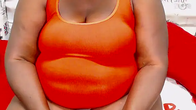 Snapshot of Honeybumsx32 chatting on April 18, 2026, 7:18 pm Honeybumsx32 online show from April 18, 2026, 7:18 pm