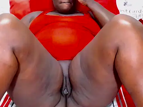 Snapshot of Honeybumsx32 chatting on May 17, 2026, 6:04 pm Honeybumsx32 online show from May 17, 2026, 6:04 pm