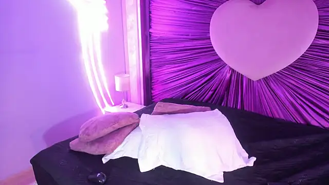 anastasia jhons online show from April 17, 2026, 4:15 am