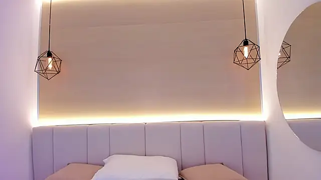 valerysantos  online show from February 18, 2026, 12:12 pm