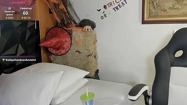 Wendy Marchall online show from November 3, 2025, 7:15 pm