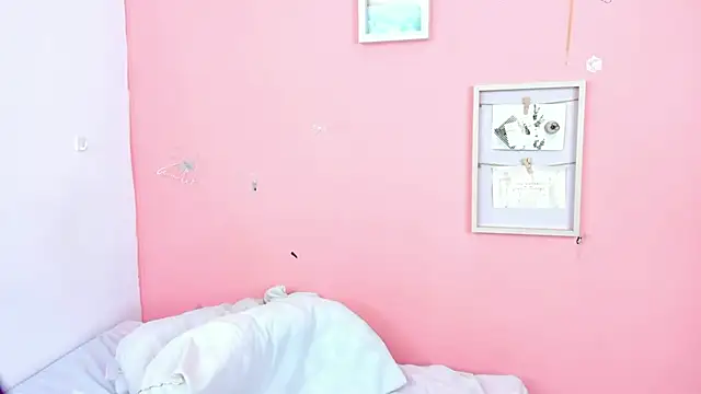 Snapshot of Amandalorense_ chatting on October 31, 2025, 4:02 am Amandalorense online show from October 31, 2025, 4:02 am