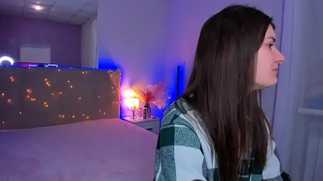 Laura Leee online show from March 5, 2026, 6:09 am