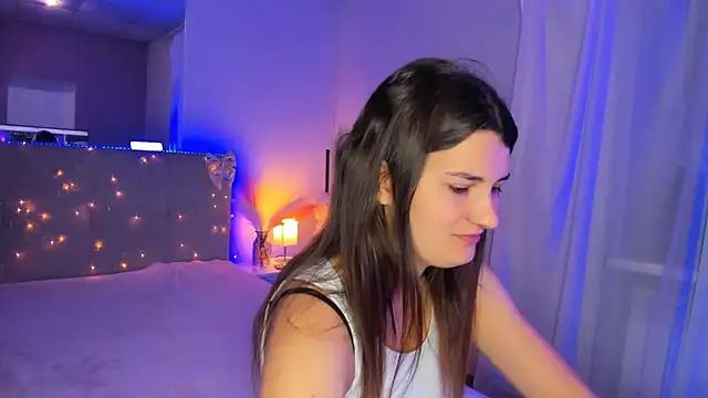 Snapshot of Laura_Leee chatting on June 22, 2026, 4:53 am Laura Leee online show from June 22, 2026, 4:53 am