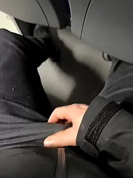 OdinWolf1990 online show from February 14, 2025, 5:19 am