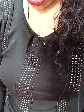 Snapshot of Urmila_bhabhii chatting on January 21, 2025, 4:32 am Urmila bhabhii online show from January 21, 2025, 4:32 am