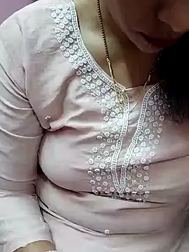 Snapshot of Urmila_bhabhii chatting on January 23, 2025, 3:37 am Urmila bhabhii online show from January 23, 2025, 3:37 am