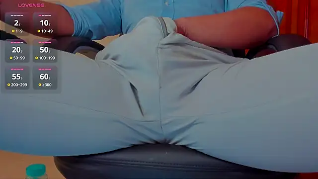 MrLonely02 online show from February 20, 2025, 4:14 pm