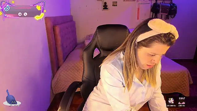 Sabrina Hall  online show from December 20, 2025, 11:28 am