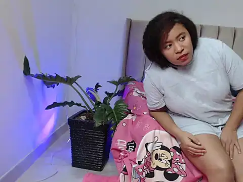 Snapshot of h0t_coupl3 chatting on November 22, 2025, 1:37 am h0t coupl3 online show from November 22, 2025, 1:37 am