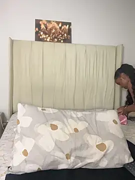 BhadBhad Kitty online show from October 27, 2025, 5:33 am