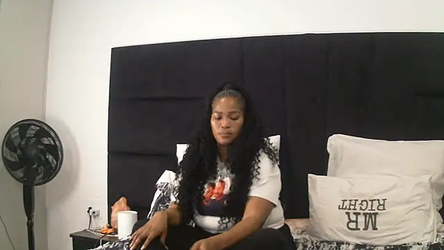 SEXYEBONY2010 online show from April 20, 2026, 2:20 pm