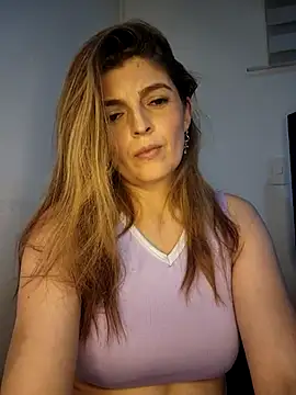 Snapshot of Lizzymontanaa chatting on March 9, 2025, 1:04 am Lizzymontanaa online show from March 9, 2025, 1:04 am