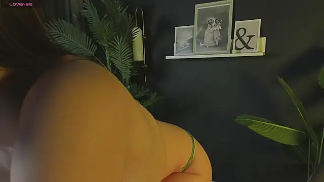 Snapshot of Chloe_Vixen chatting on December 12, 2024, 3:16 pm Chloe Vixen online show from December 12, 2024, 3:16 pm
