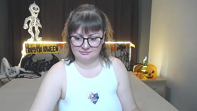 ZannaDreil online show from October 17, 2025, 5:48 pm