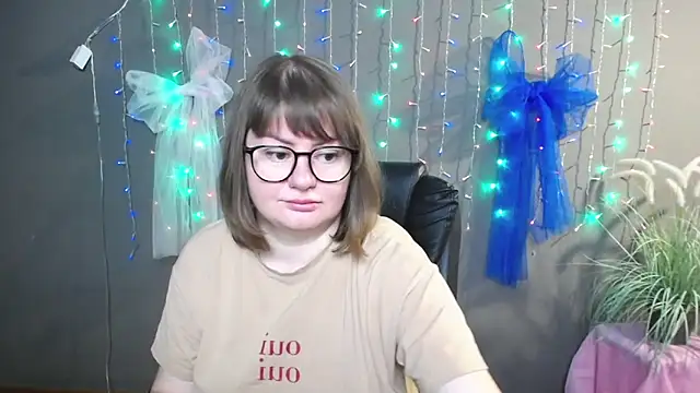 ZannaDreil online show from November 24, 2025, 6:51 pm