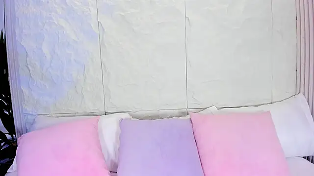 AvyMilton online show from November 29, 2025, 11:35 am